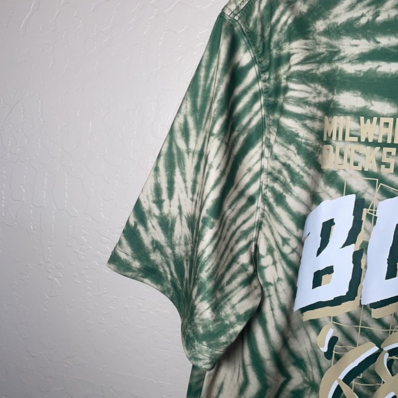 NBA Authentic Men's Milwaukee Bucks Green Tie-Dye T-Shirt Size Large - Picture 3 of 5